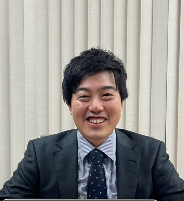 headshot of advisor